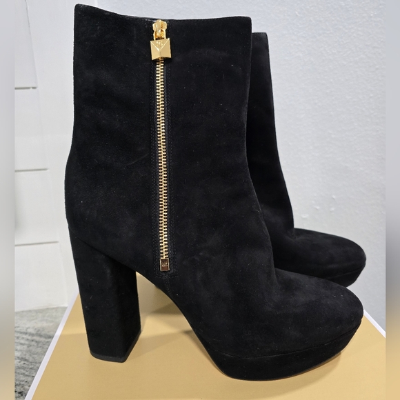 Glam Black Platform Heeled Booties with Gold Zipper - Picture 1 of 8
